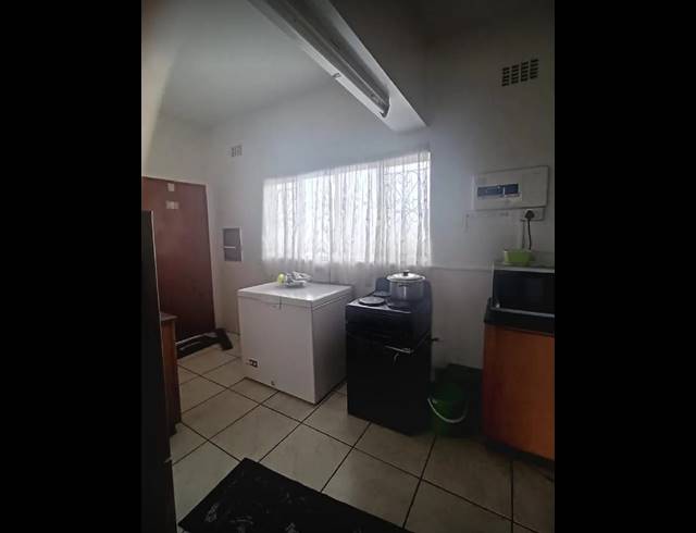 2 BEDROOM APARTMENT FOR SALE IN PELHAM